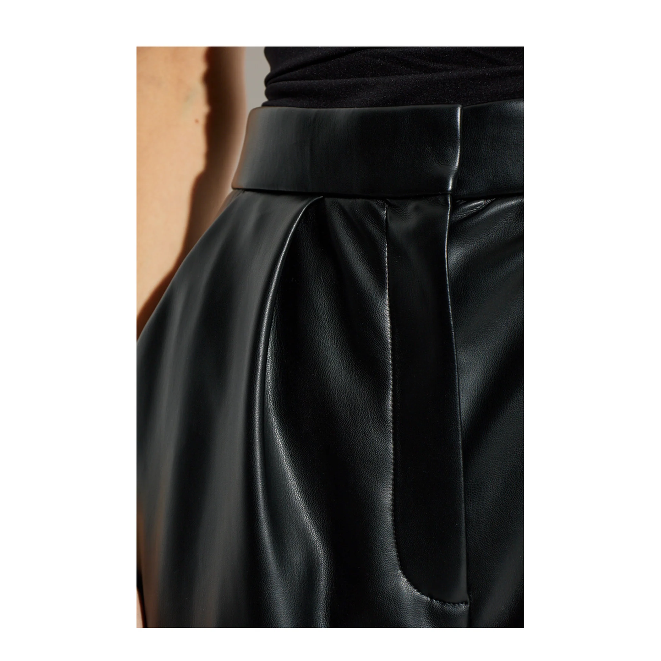 High-waisted Faux Leather Trousers Black - Image 5