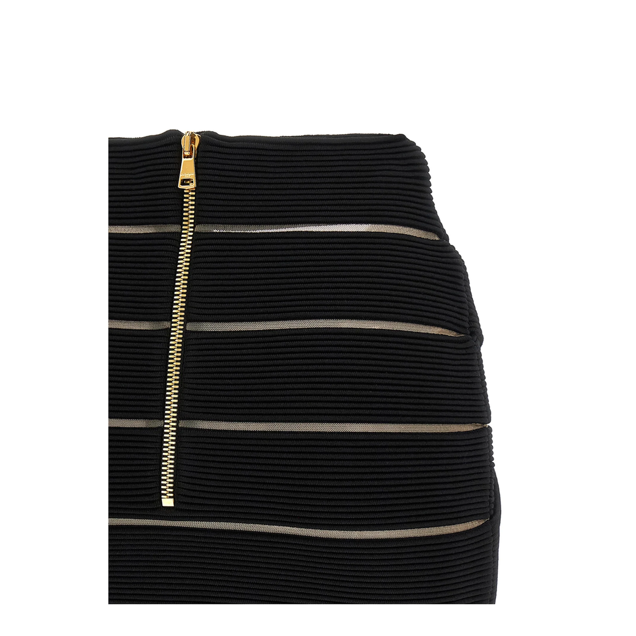 V-Shaped Waist Skirt Black - Image 4