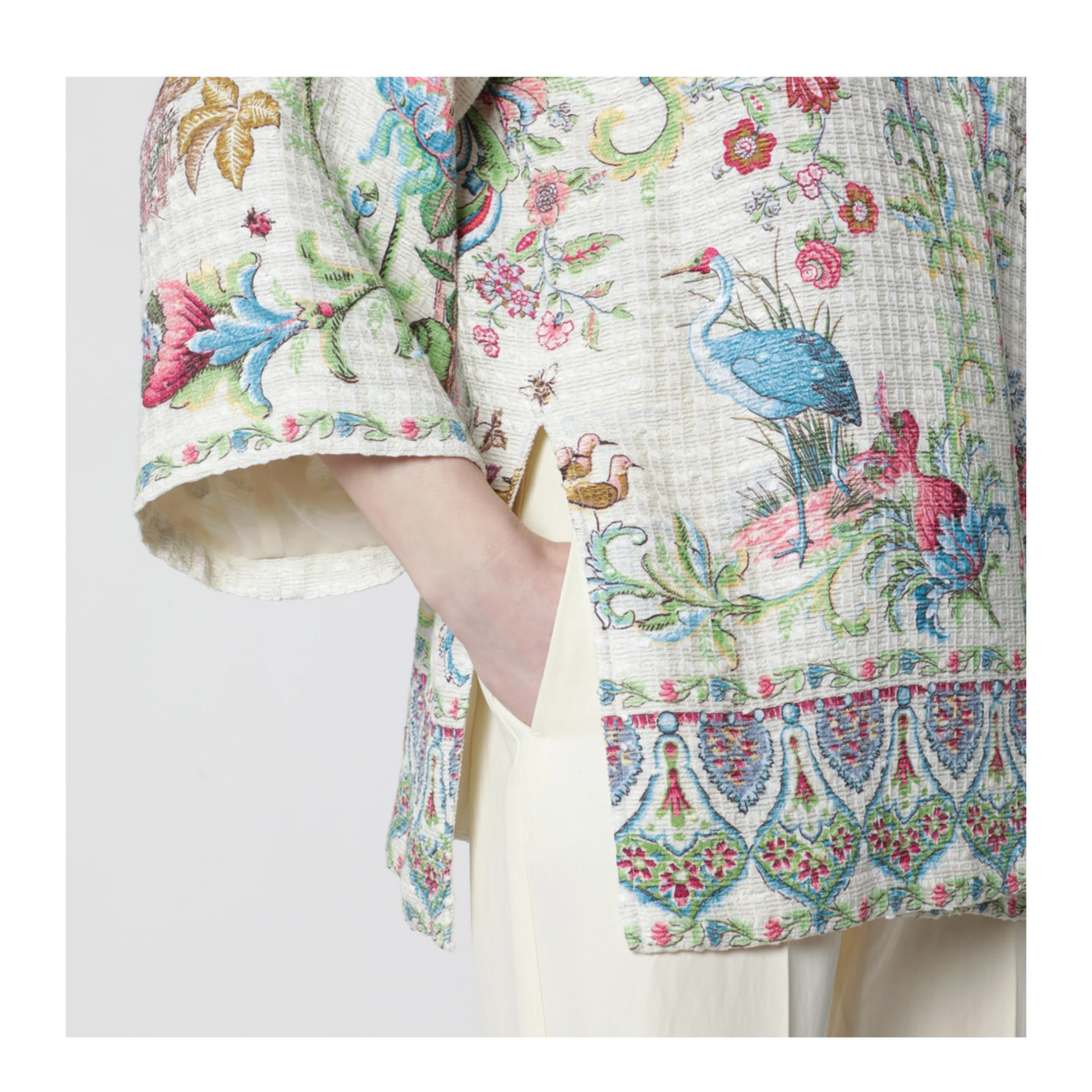 Cotton-Blend Basketweave Kesa with Flora and Fauna Motif - Image 2