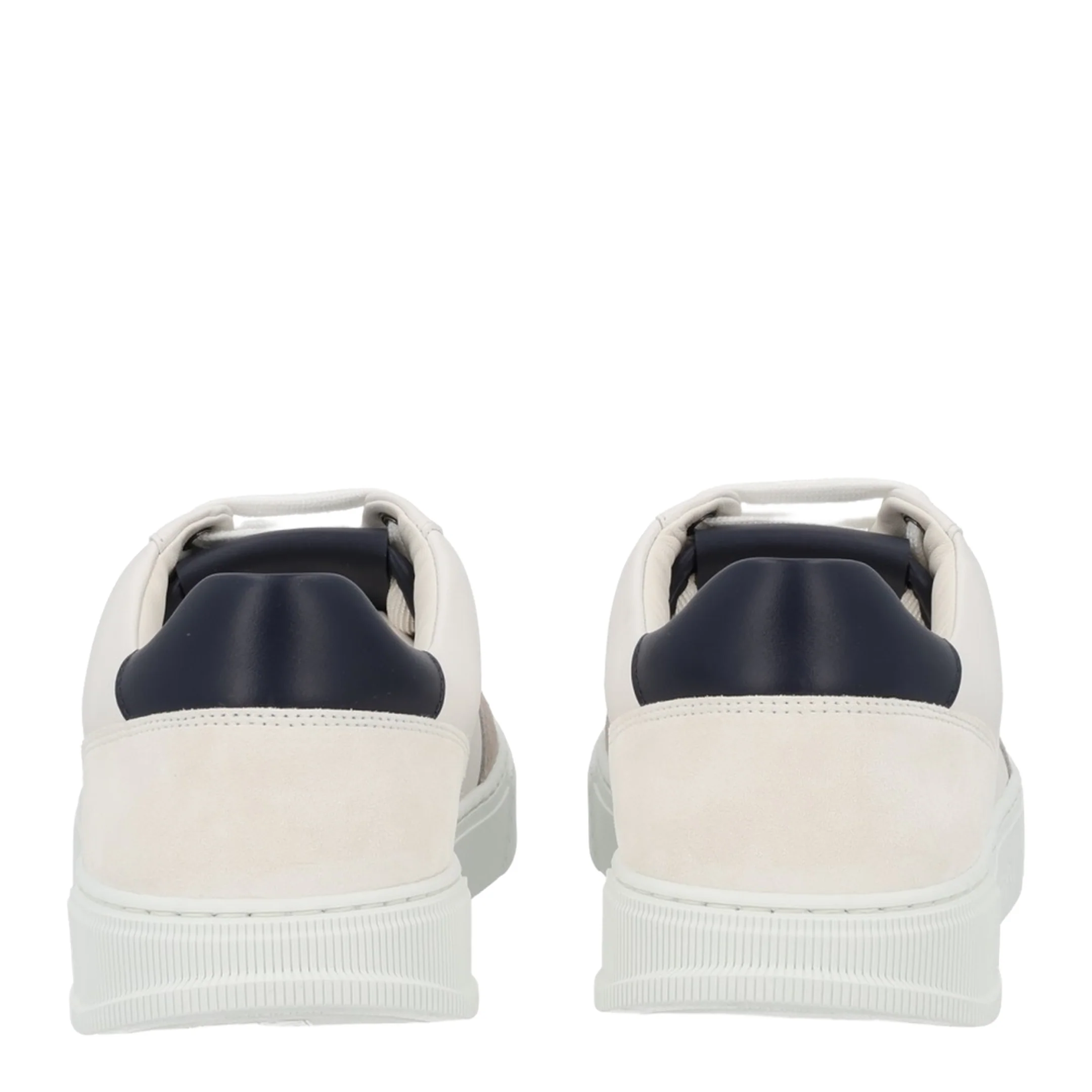 Bos Taurus Sneaker in White - Image 4