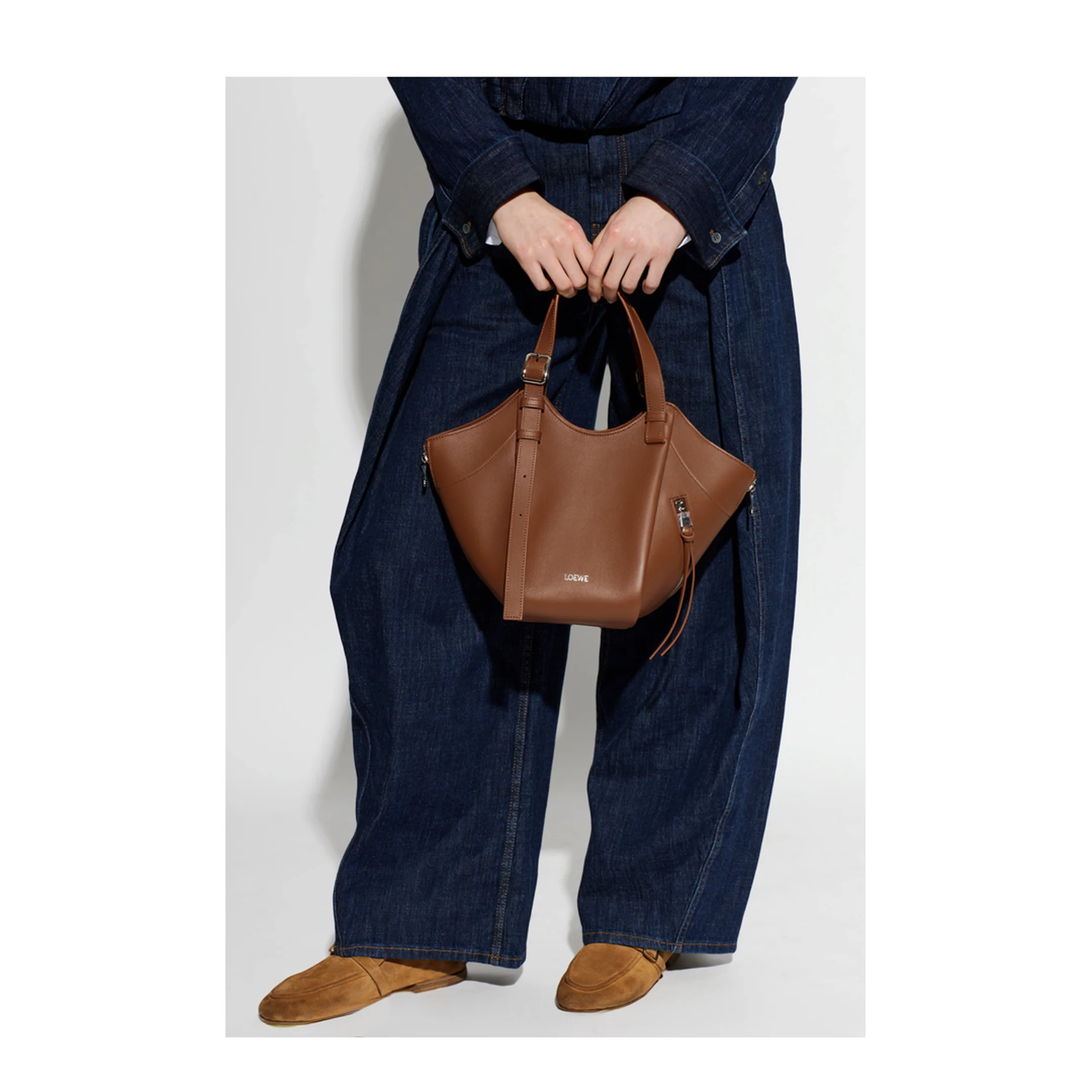 Hammock Flip Medium Shoulder Bag - Brown - Image 2