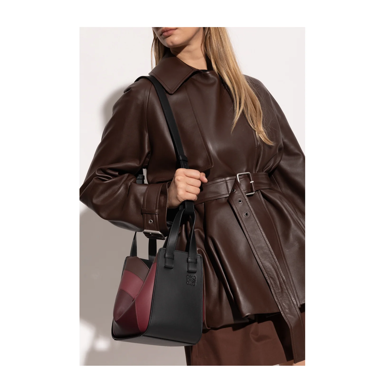 Hammock Calfskin Shoulder Bag - Black/Burgundy - Image 2