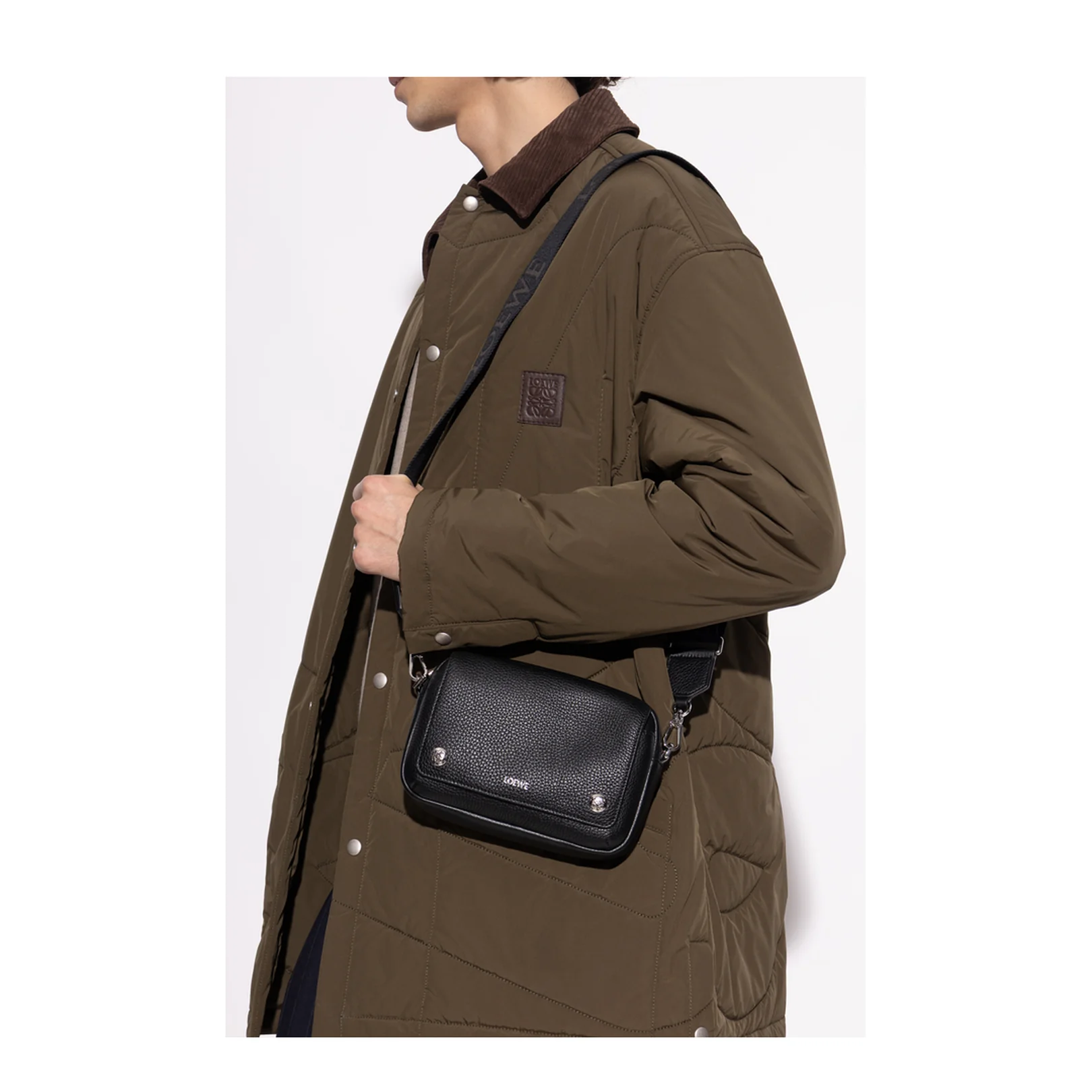 Pebble Small Leather Messenger Bags - Black - Image 2