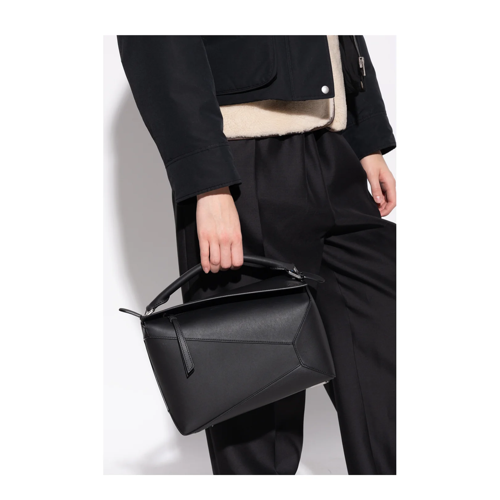 Puzzle Edge Medium Leather Shoulder Bags - Black - Image 2