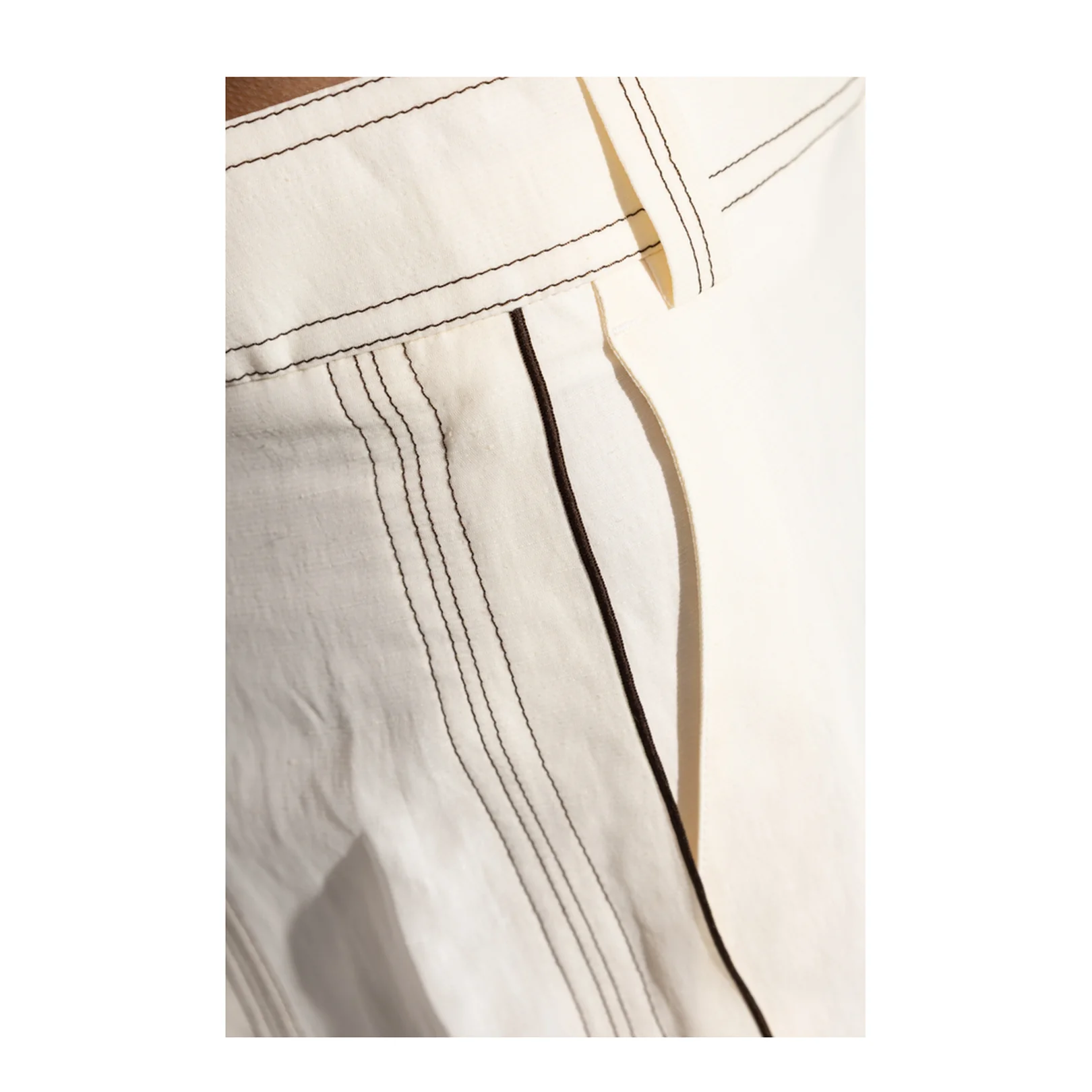 White Short Contrasting Stitching - Image 5