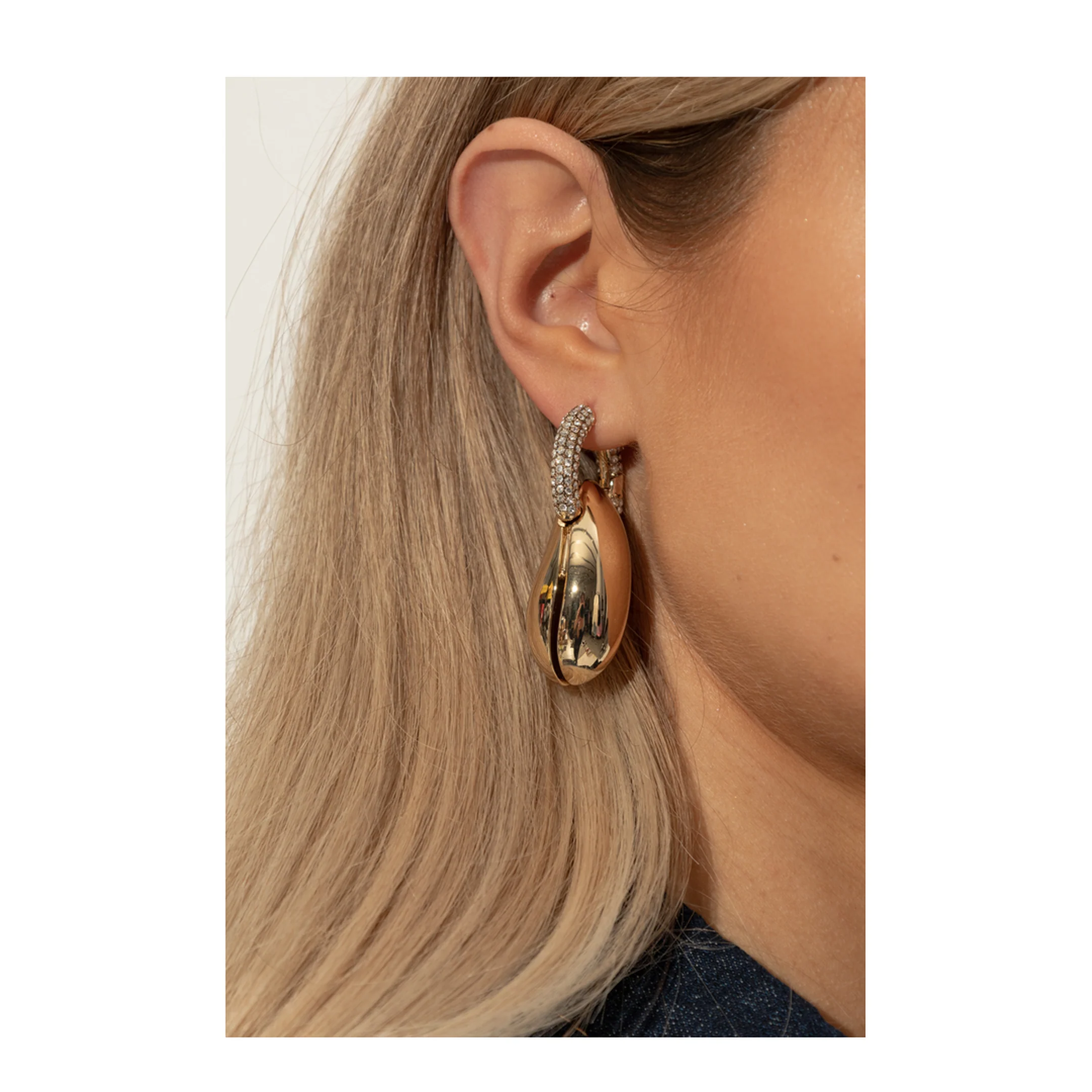 Earrings with Sparkling Crystals - Image 2