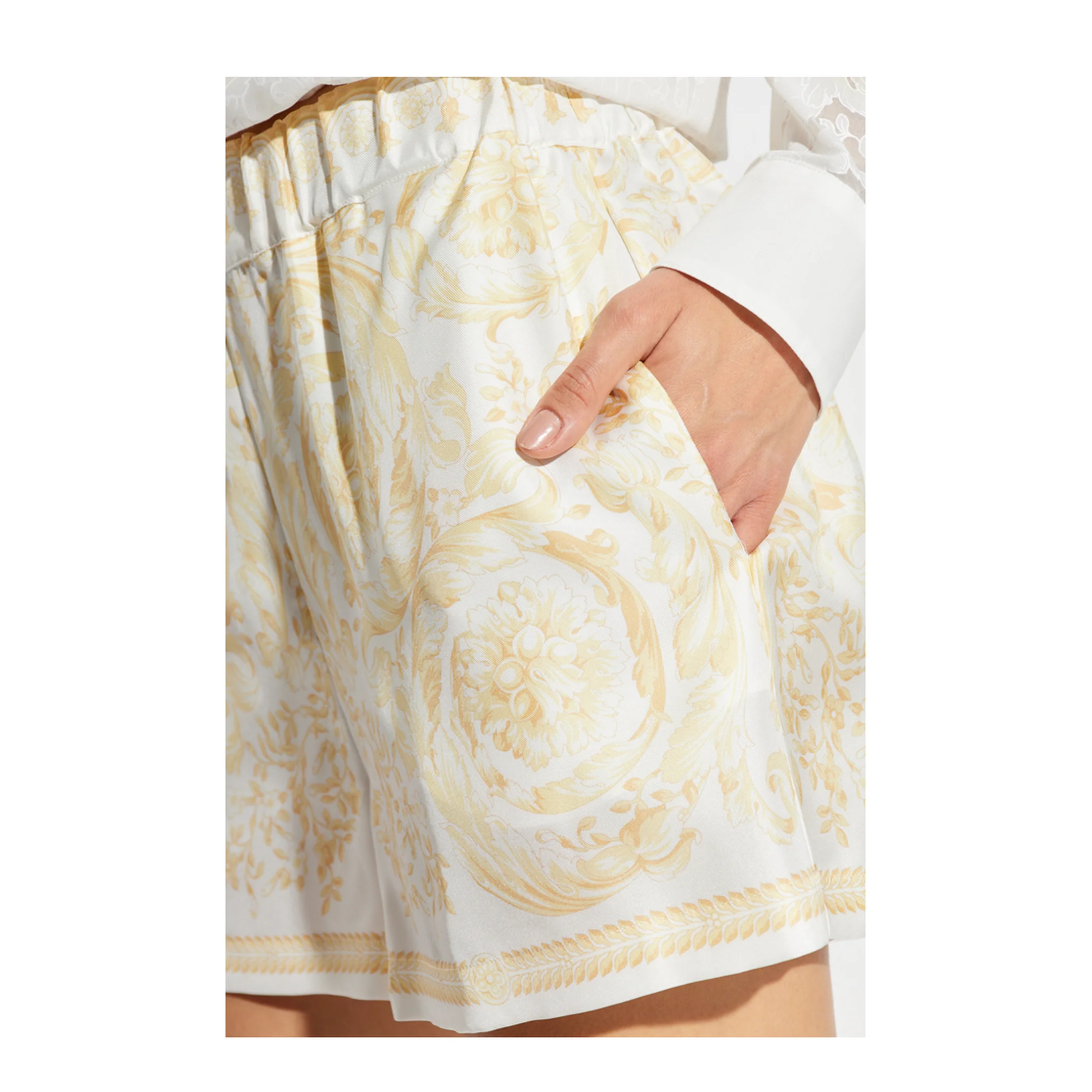 Barocco Print Silk Shorts Gold - Image 5