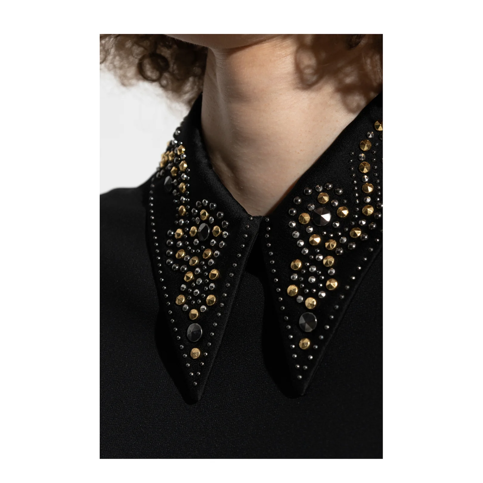 Top With Applications On The Collar - Image 5